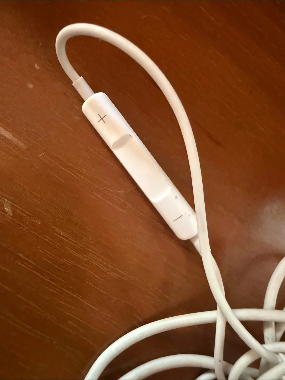 Apple White Lightning Wired Earbuds